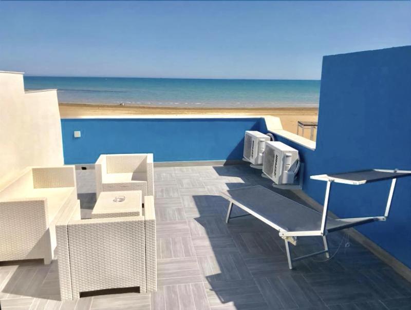 Terrazze Sul Mare Bed & Breakfast Pozzallo Ngoại thất bức ảnh