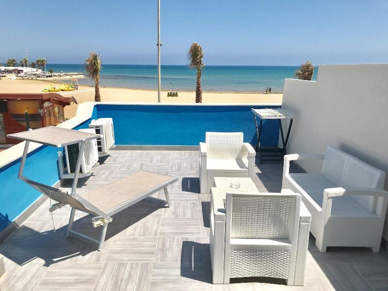 Terrazze Sul Mare Bed & Breakfast Pozzallo Ngoại thất bức ảnh