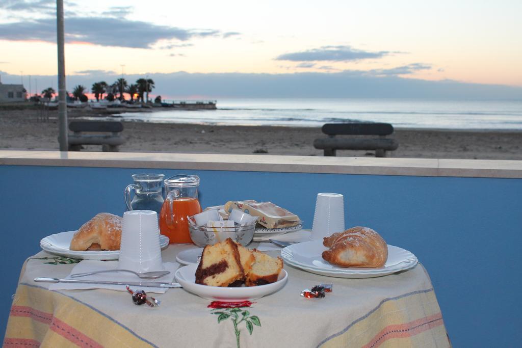 Terrazze Sul Mare Bed & Breakfast Pozzallo Ngoại thất bức ảnh