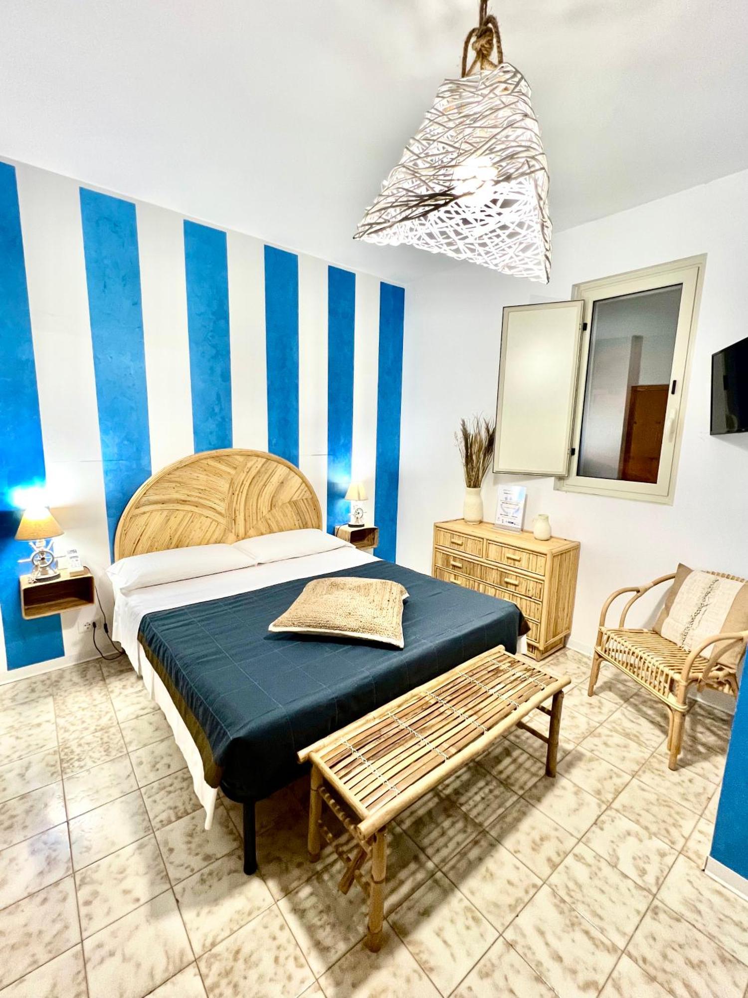 Terrazze Sul Mare Bed & Breakfast Pozzallo Ngoại thất bức ảnh