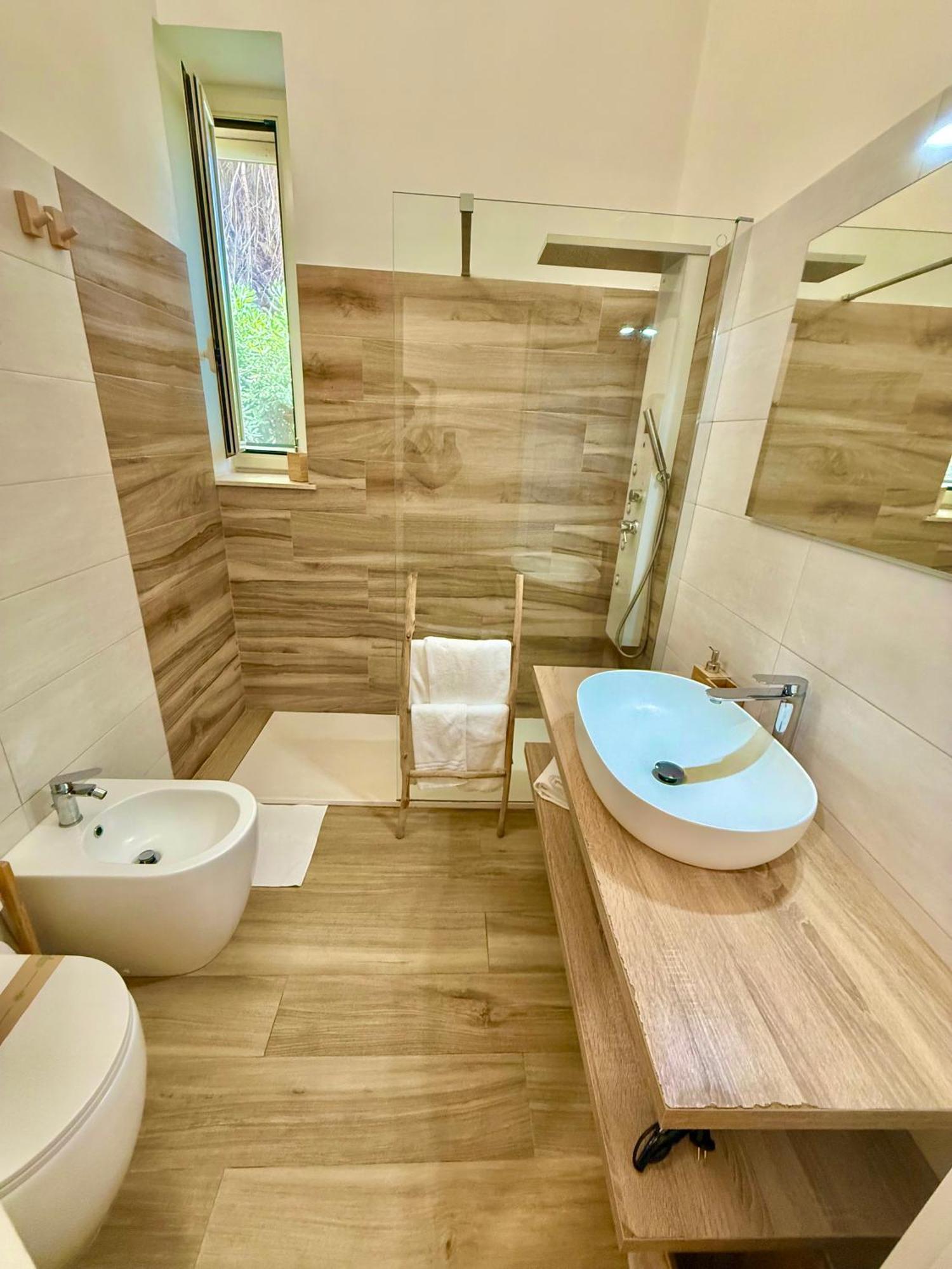 Terrazze Sul Mare Bed & Breakfast Pozzallo Ngoại thất bức ảnh