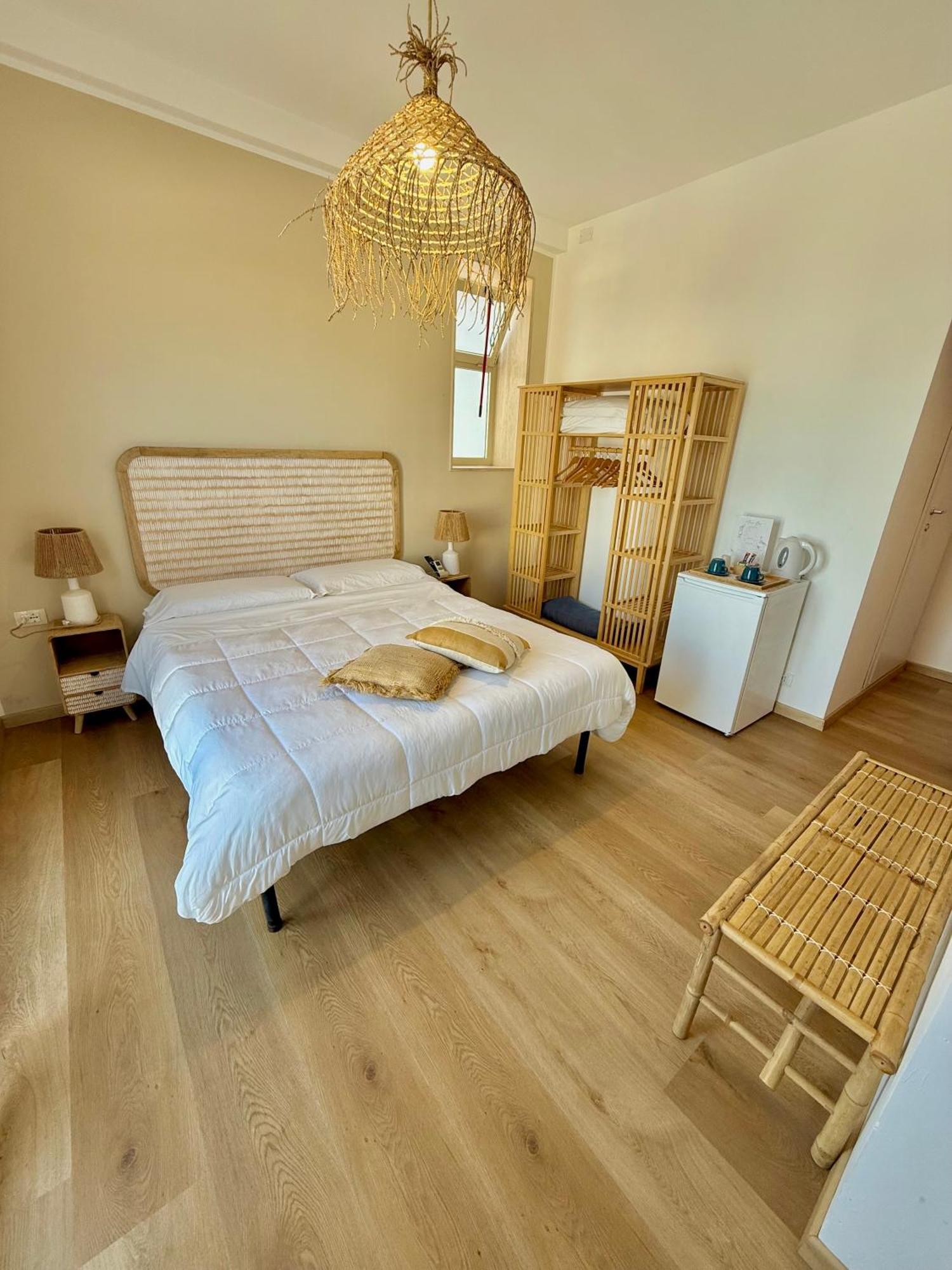 Terrazze Sul Mare Bed & Breakfast Pozzallo Ngoại thất bức ảnh