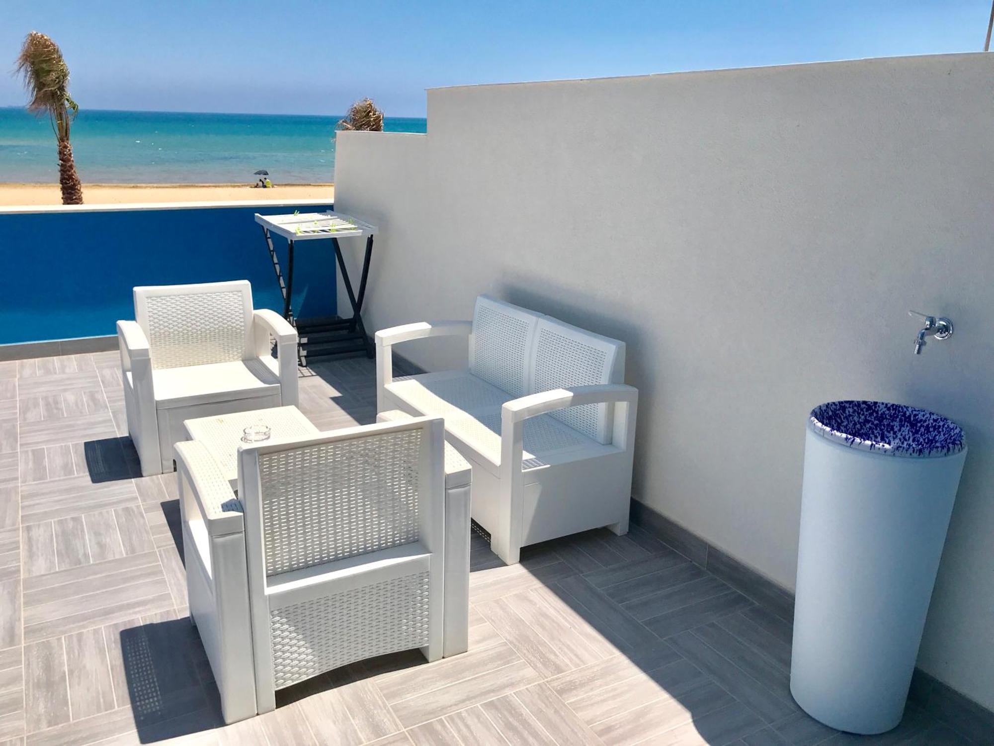 Terrazze Sul Mare Bed & Breakfast Pozzallo Ngoại thất bức ảnh